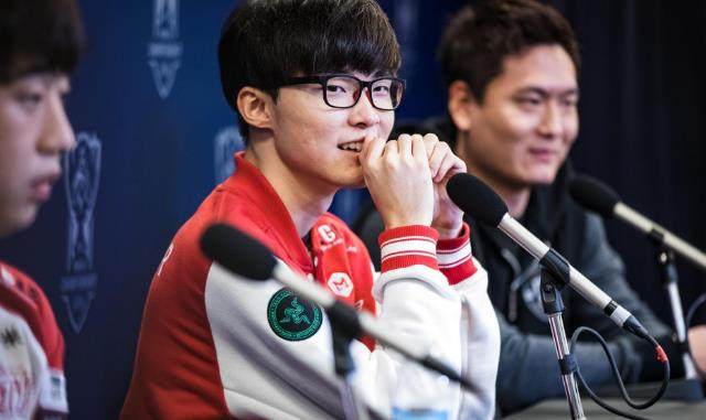 主场看台的 主场看台的